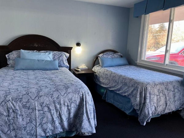 Hitching Post Motel image 10