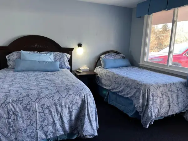 Hitching Post Motel 10