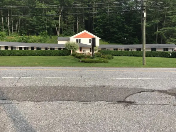 Hitching Post Motel 4